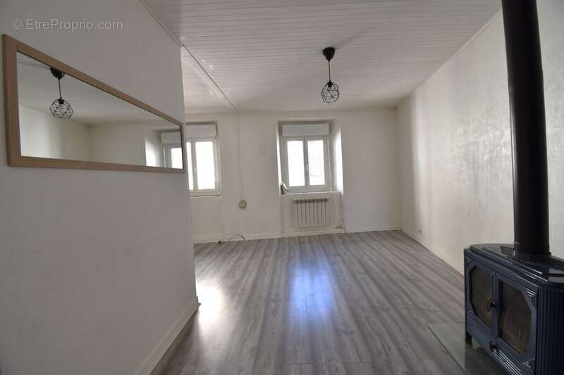 Maison à SAINT-AGREVE