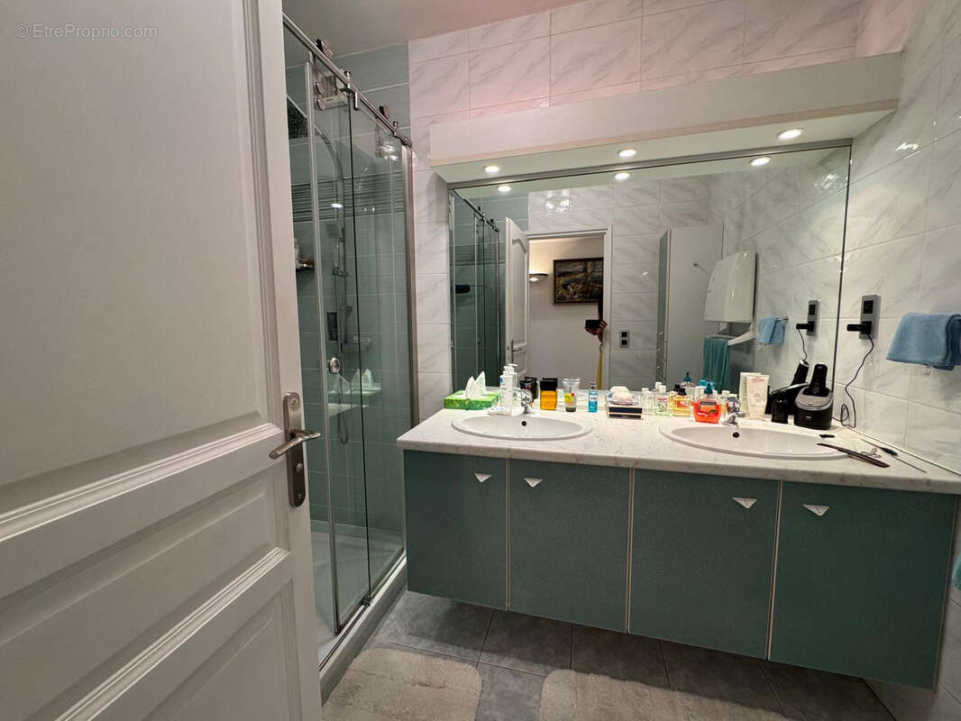 Appartement à ROQUEBRUNE-CAP-MARTIN