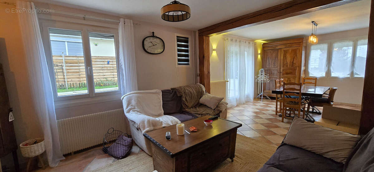 Maison à JANVILLE
