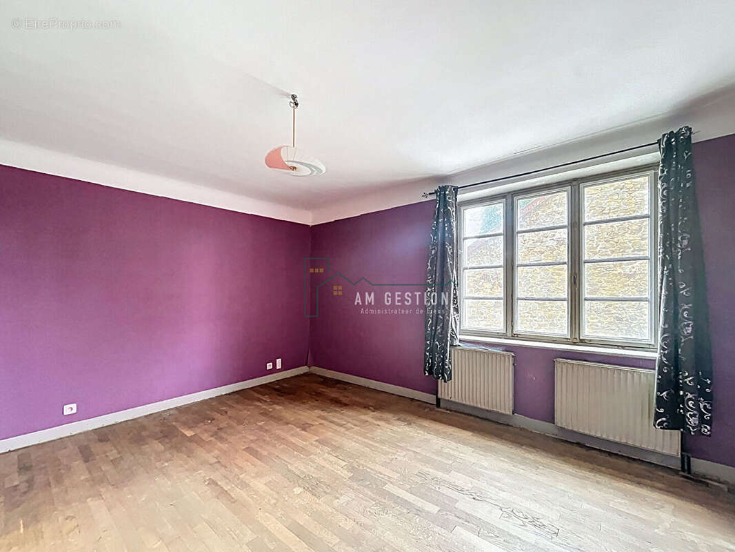 Maison à SAINT-LAURENT-LES-EGLISES