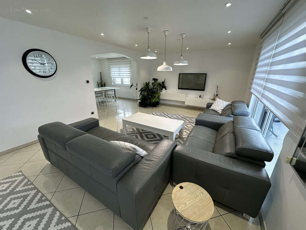 Maison avec 3 appartements 12 pièces de 350 m2 - photo 3