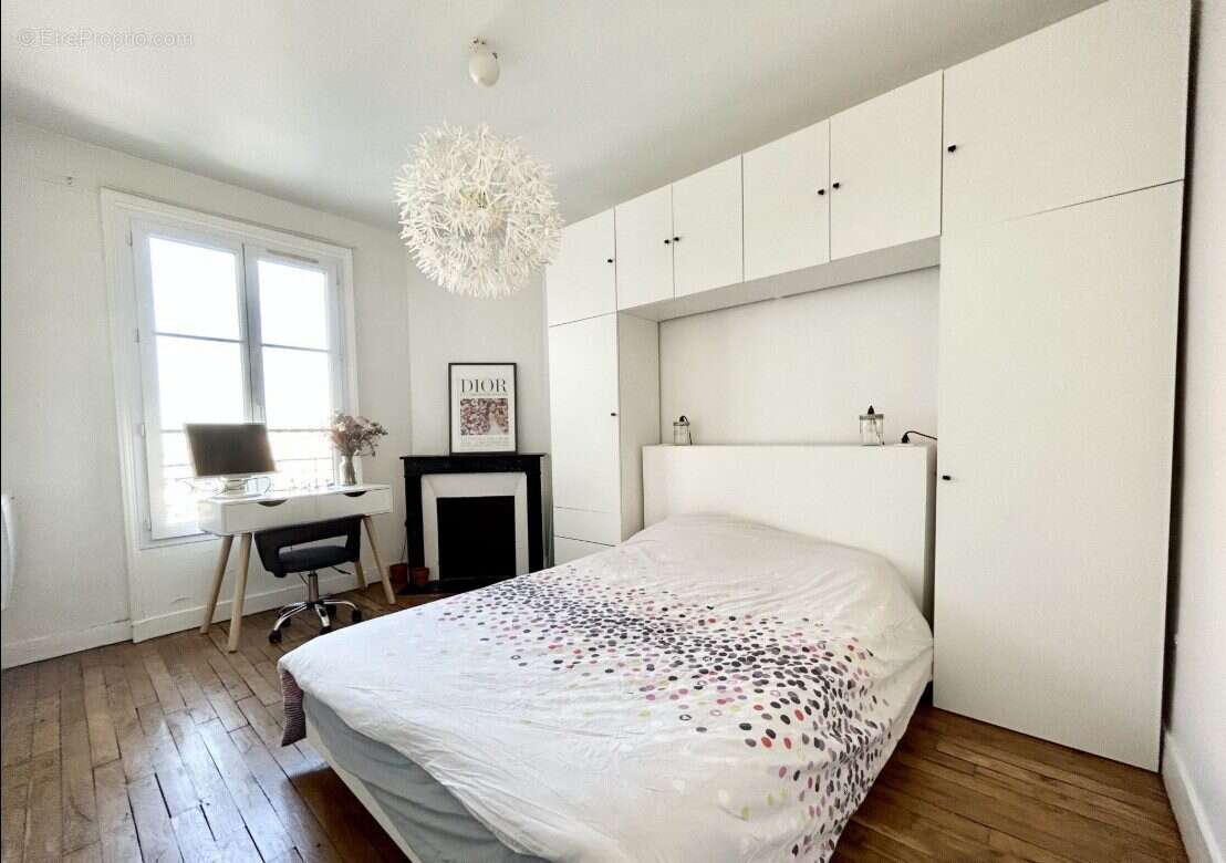 Appartement à LA GARENNE-COLOMBES