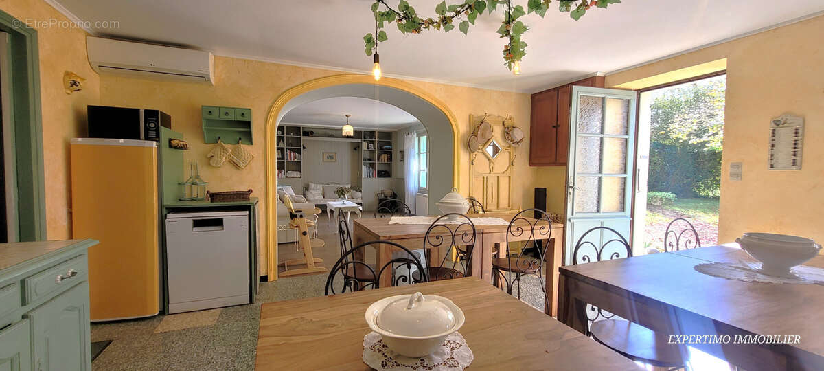 Maison charentaise de 220 m2 renovee - photo 3