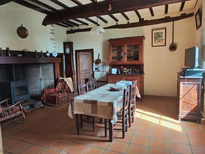 Maison à SEISSAN