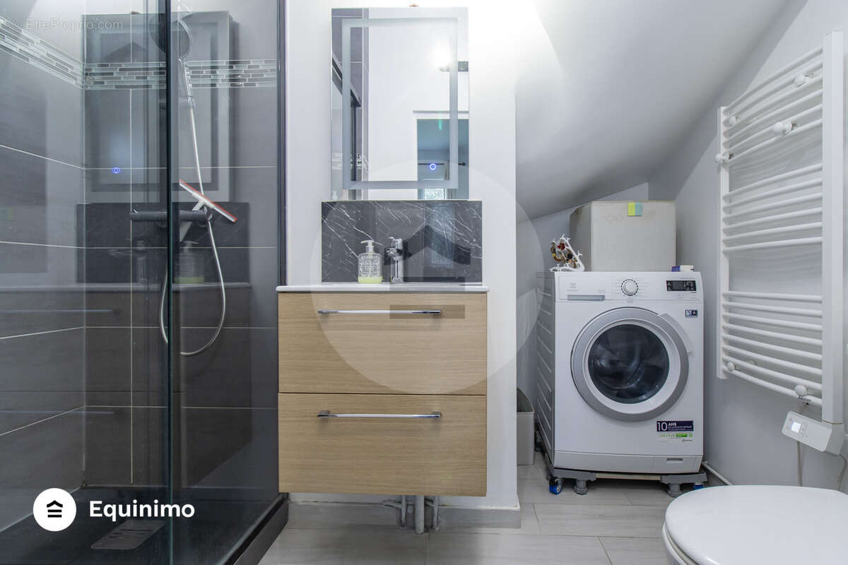 Maison à SAINT-MAUR-DES-FOSSES