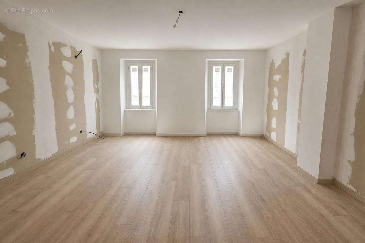 Appartement de 198 m² à Barcelonnette - Loué - photo 9