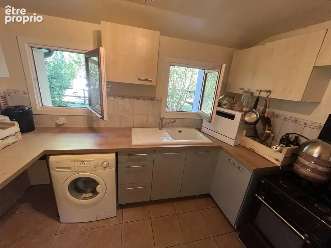 Ensemble immobilier à ETAGNAC - photo 14