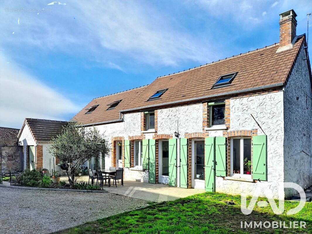 Photo 1 - Maison à VILLEBLEVIN