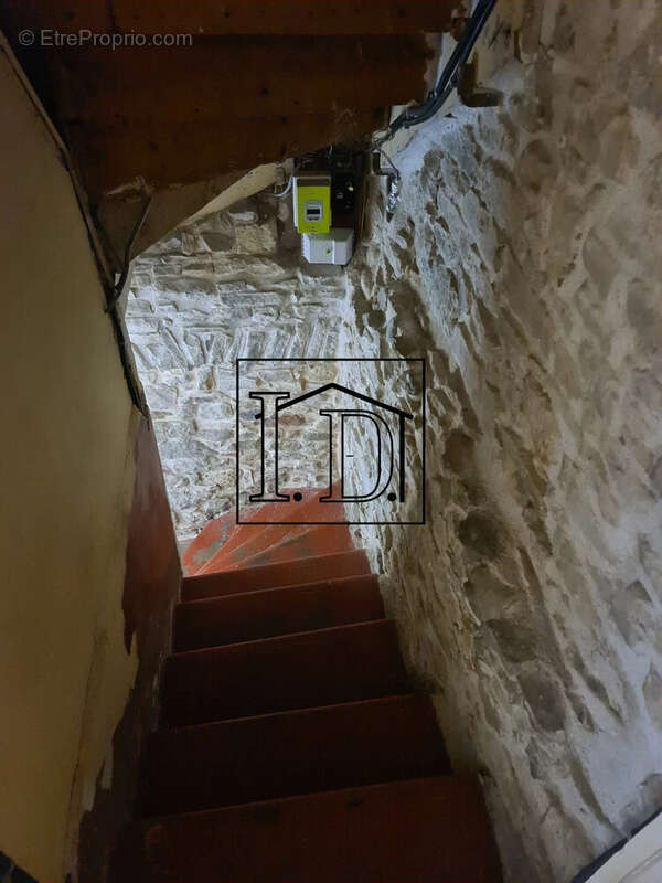 Escalier - Maison à VILLEGAILHENC