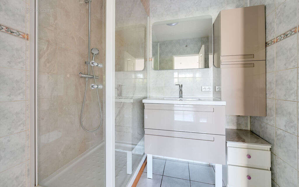 Appartement Pierre Benite 4 pièce(s) 86.76 m2 - photo 9