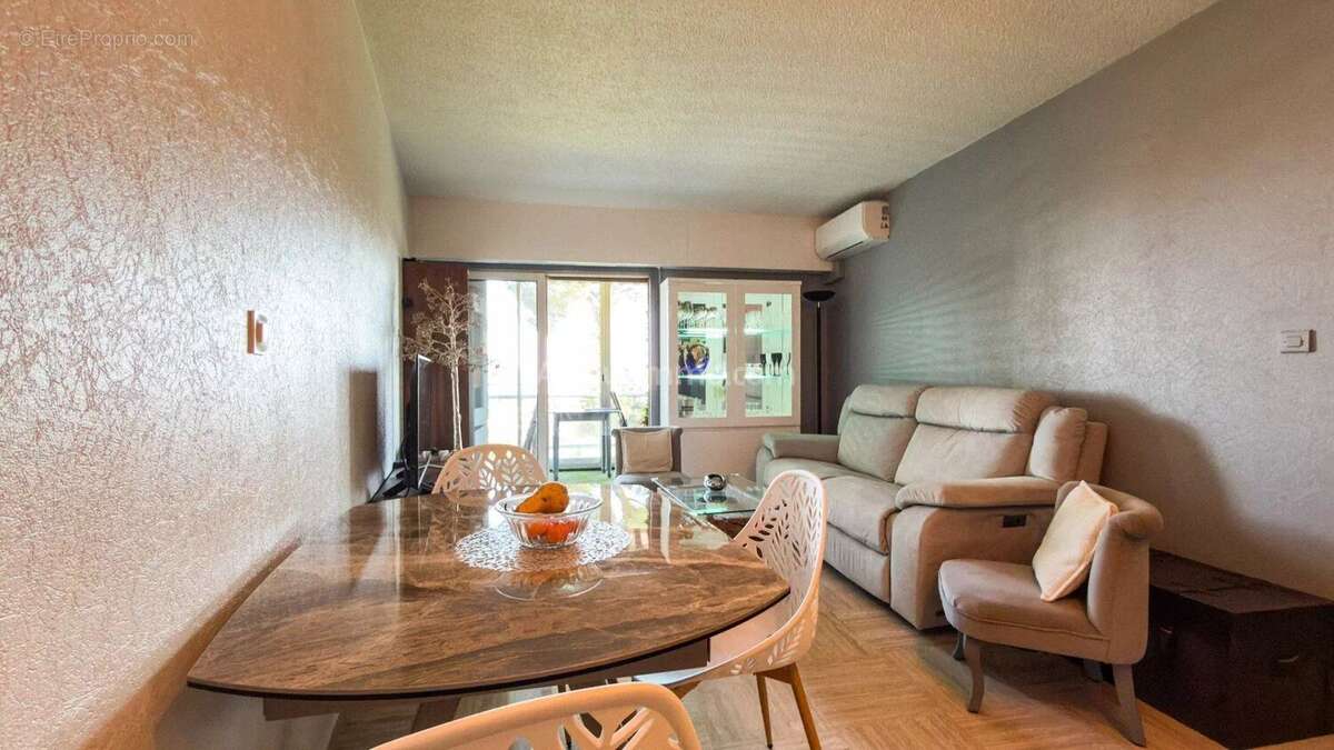 Appartement à VILLENEUVE-LOUBET