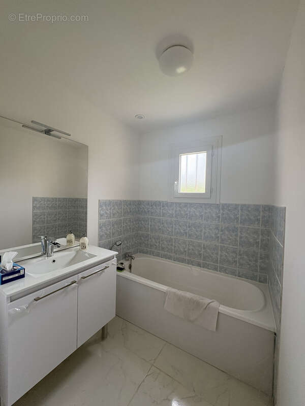 Maison à VILLENEUVE-SUR-YONNE