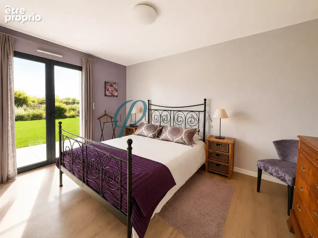 À VENDRE Maison contemporaine de160 m2, Terrain +1500 m2, Calme absolu et vue dégagée, garage. - photo 7