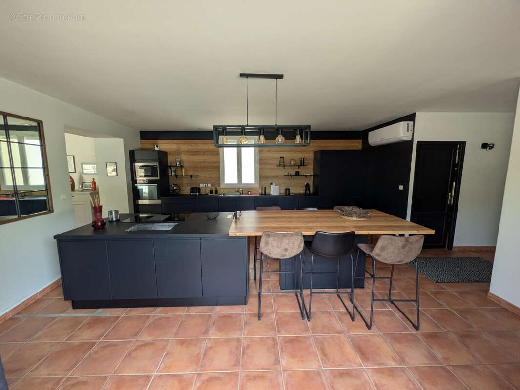Maison à SALIGNAC-SUR-CHARENTE