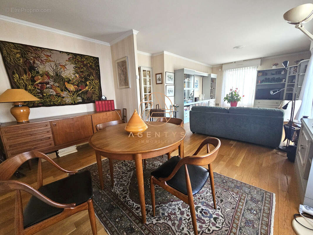 Appartement à LE PLESSIS-TREVISE