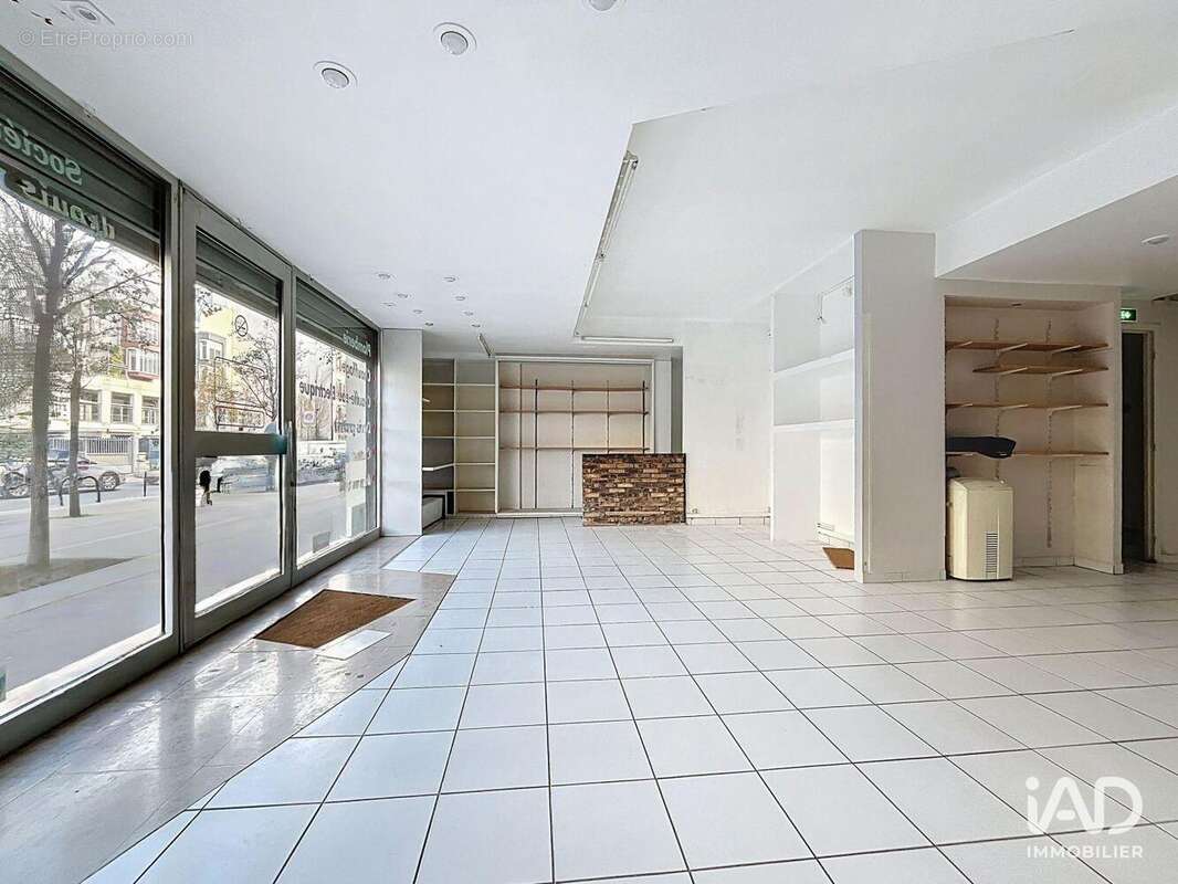 Photo 8 - Commerce à COURBEVOIE