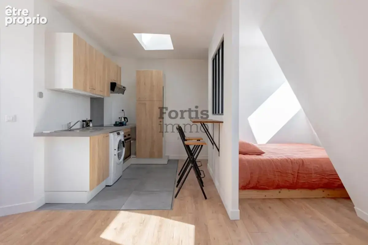 Paris 2 - rue saint-denis - grand studio au dernier etage - photo 9