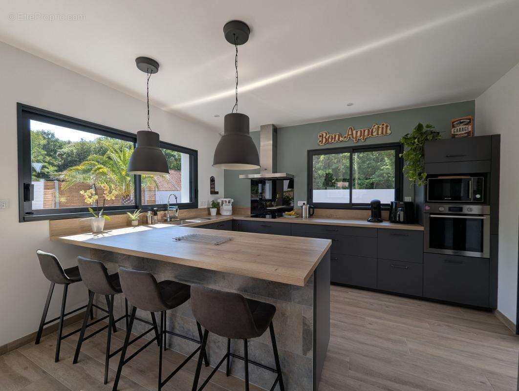 Maison à LES MATHES