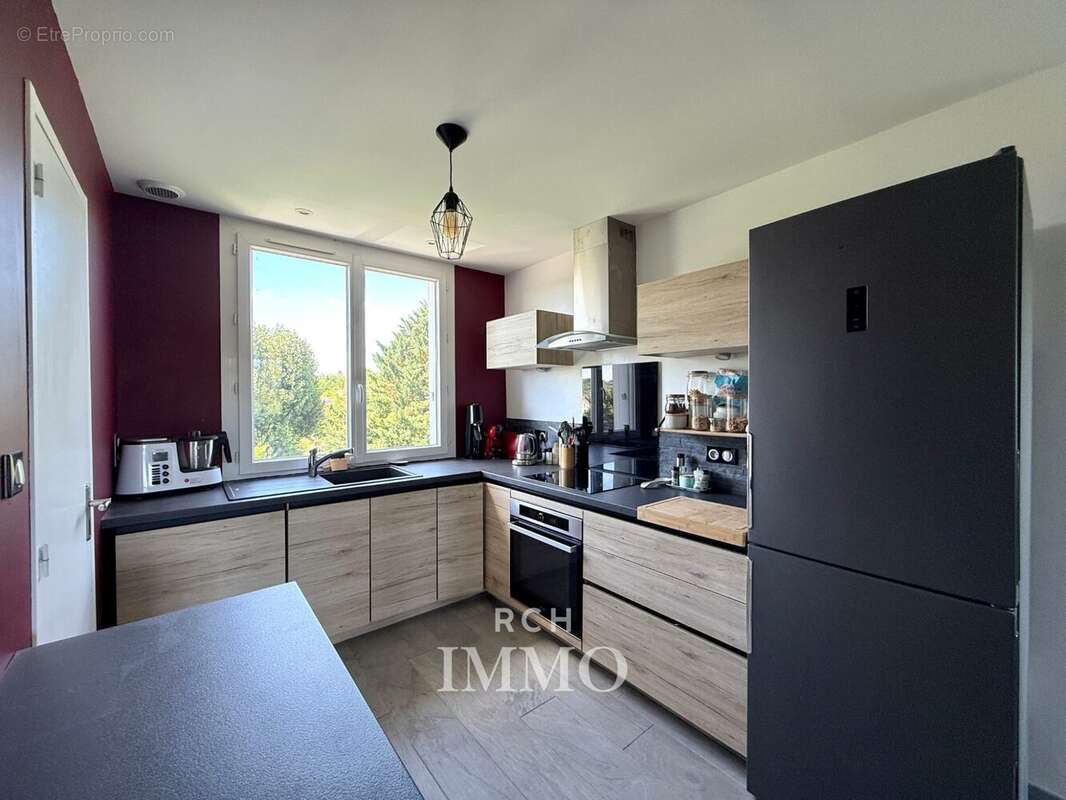 Appartement 65 m² à Saint-Symphorien-D'ozon  - photo 4