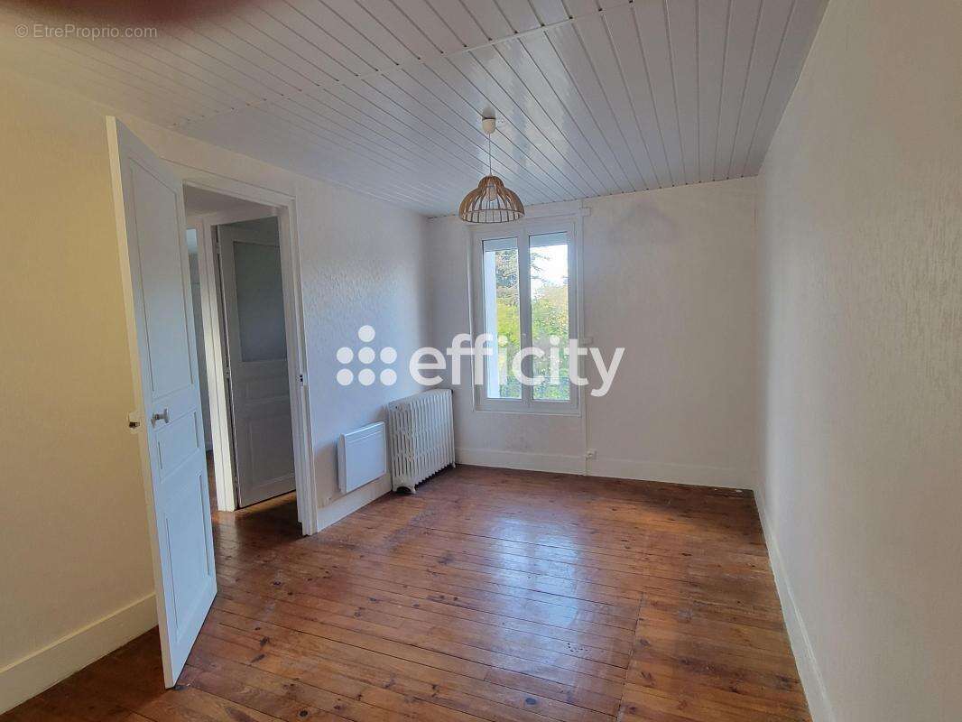 Maison à GUILHERAND-GRANGES