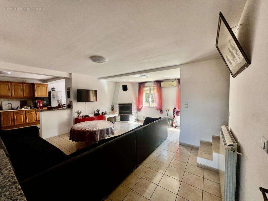 Maison à SAINT-GILLES