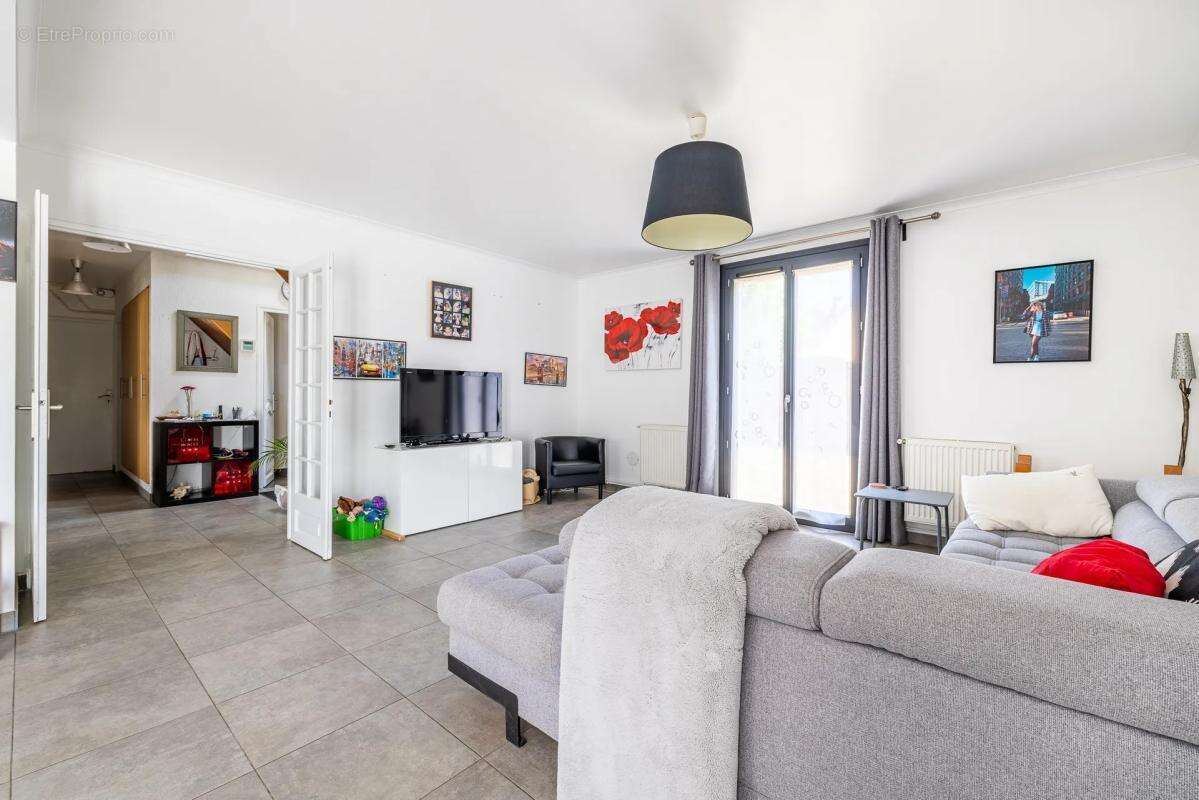 Maison de 5 pièces de 123 m² située à Lisses - photo 5