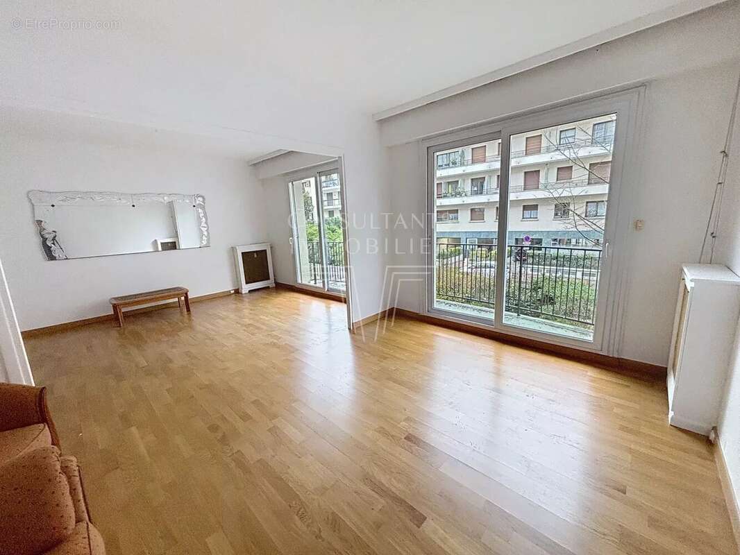 Appartement à NEUILLY-SUR-SEINE
