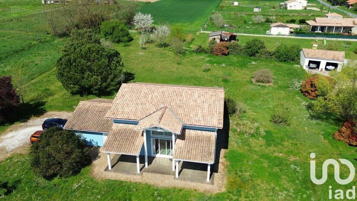 Photo 2 - Maison à MOUSTIER