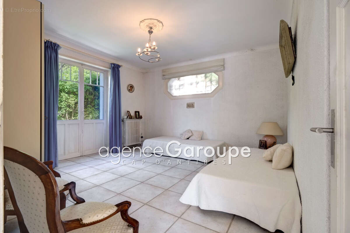 Maison 224 m² à Antibes  - photo 7