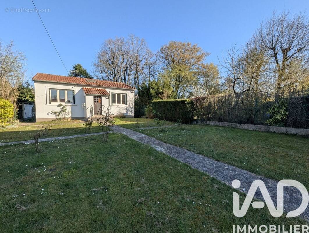 Photo 1 - Maison à SAINTE-GENEVIEVE-DES-BOIS