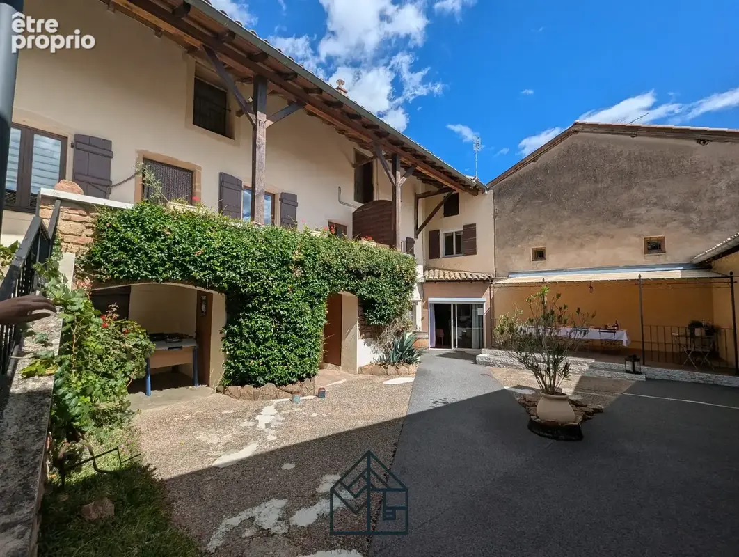Photo Maison à Chasselas au prix de 730 000€