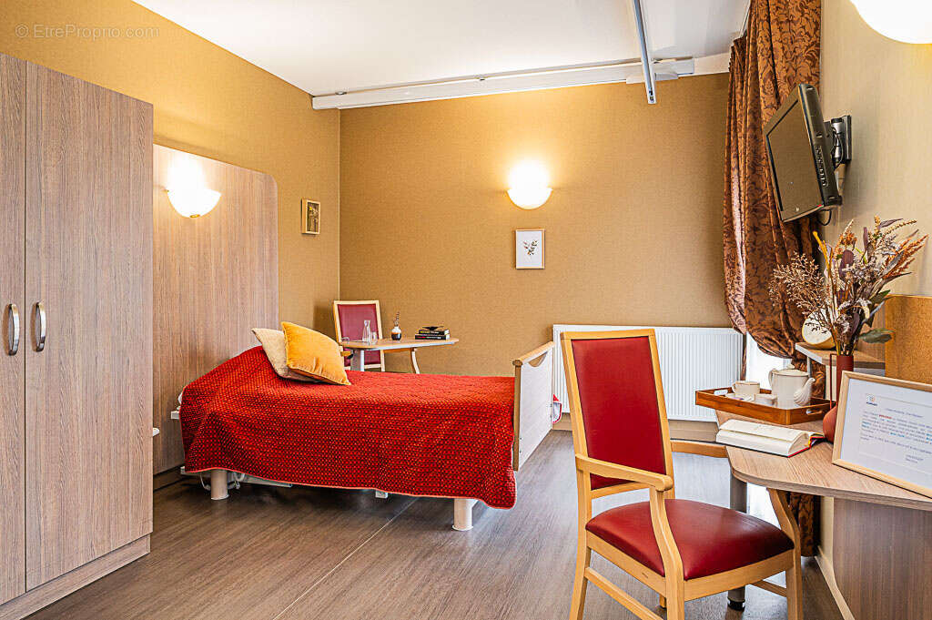 Exclusivité agen-prayssas (47) - chambre meublée medicalisee - revenu 7100€ - charges 520€/an - photo 2
