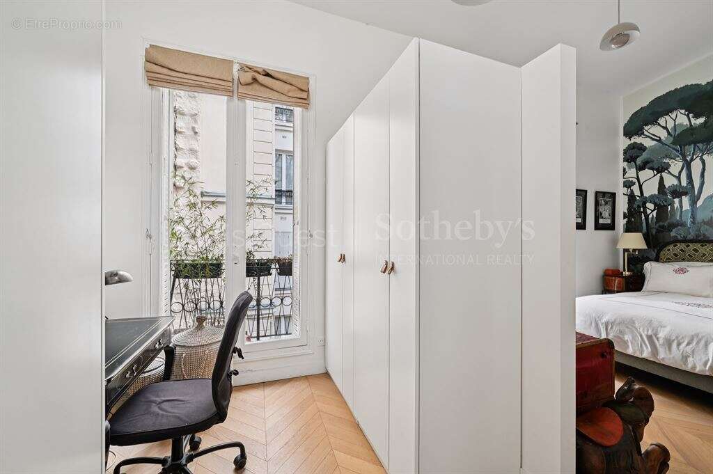 Maison à PARIS-17E