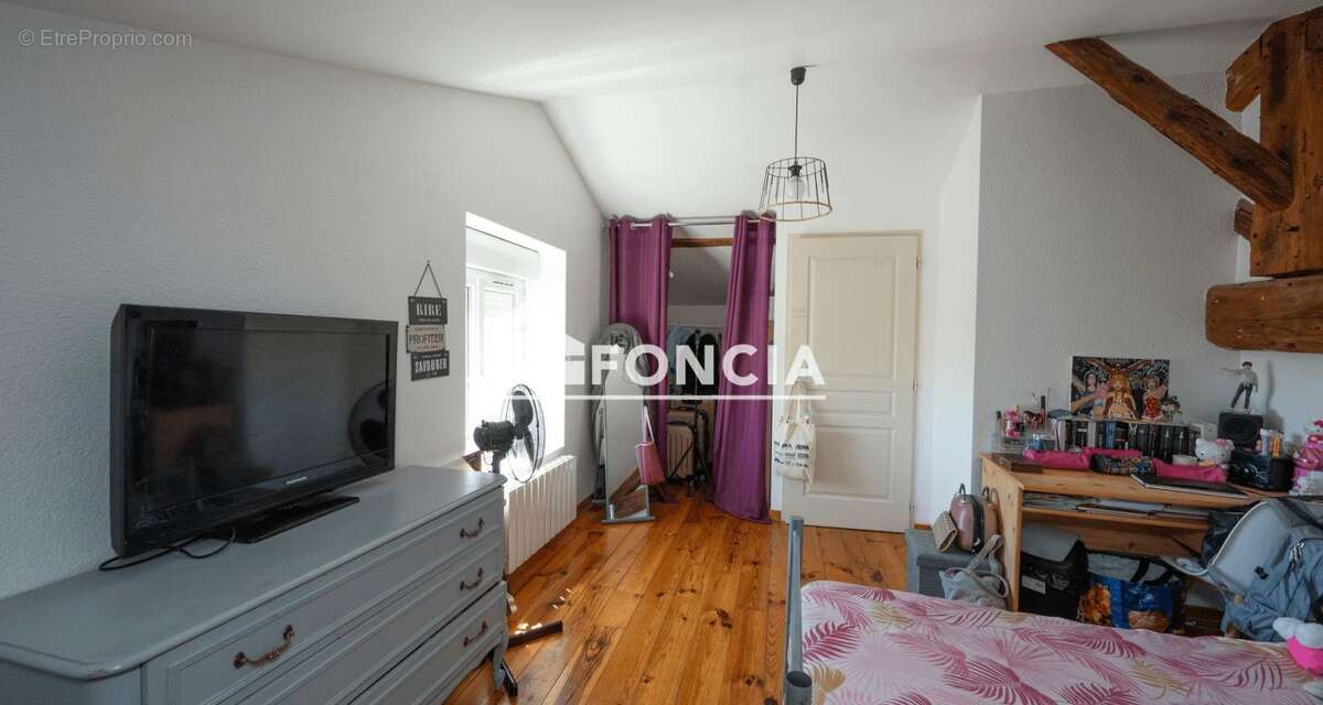 Appartement à BOURG-DE-PEAGE