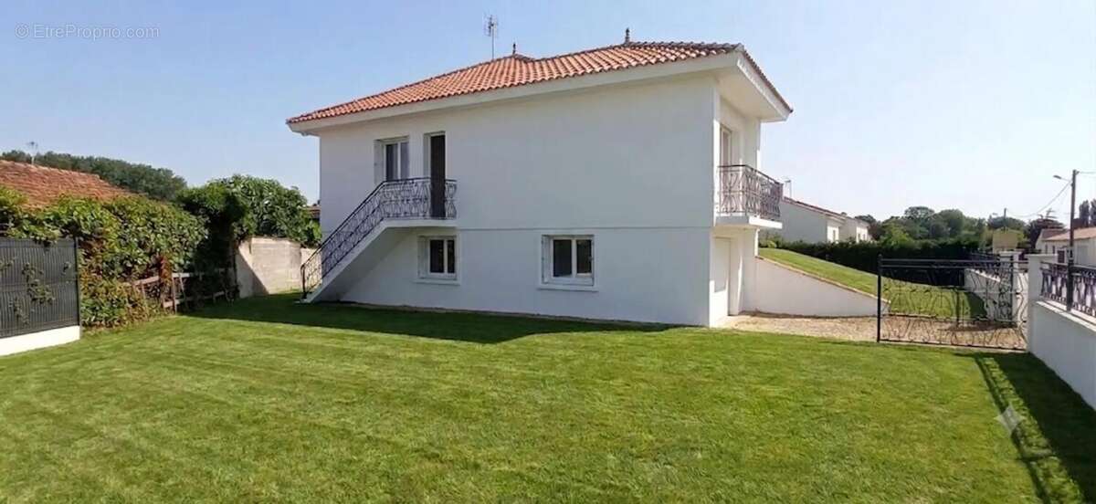 Maison à COMMEQUIERS