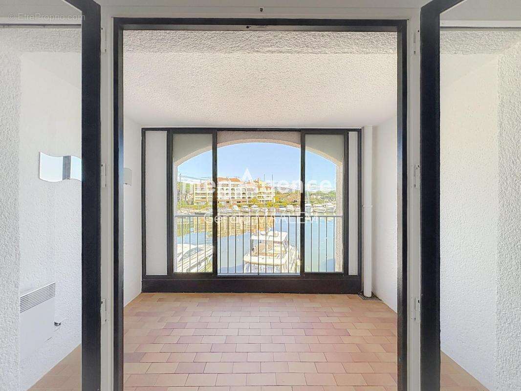 Appartement à COGOLIN