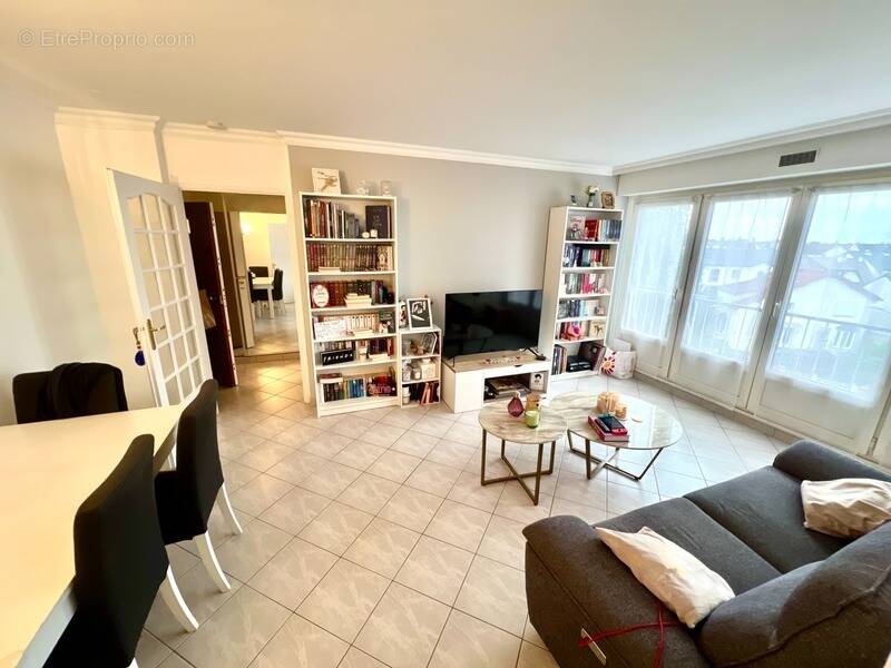 Appartement à CHENNEVIERES-SUR-MARNE