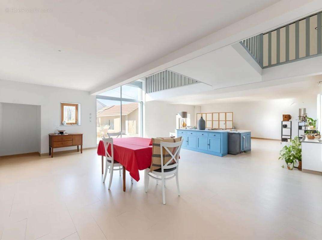 Maison à LAPEYROUSE