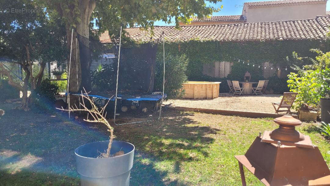 Maison à JONQUIERES