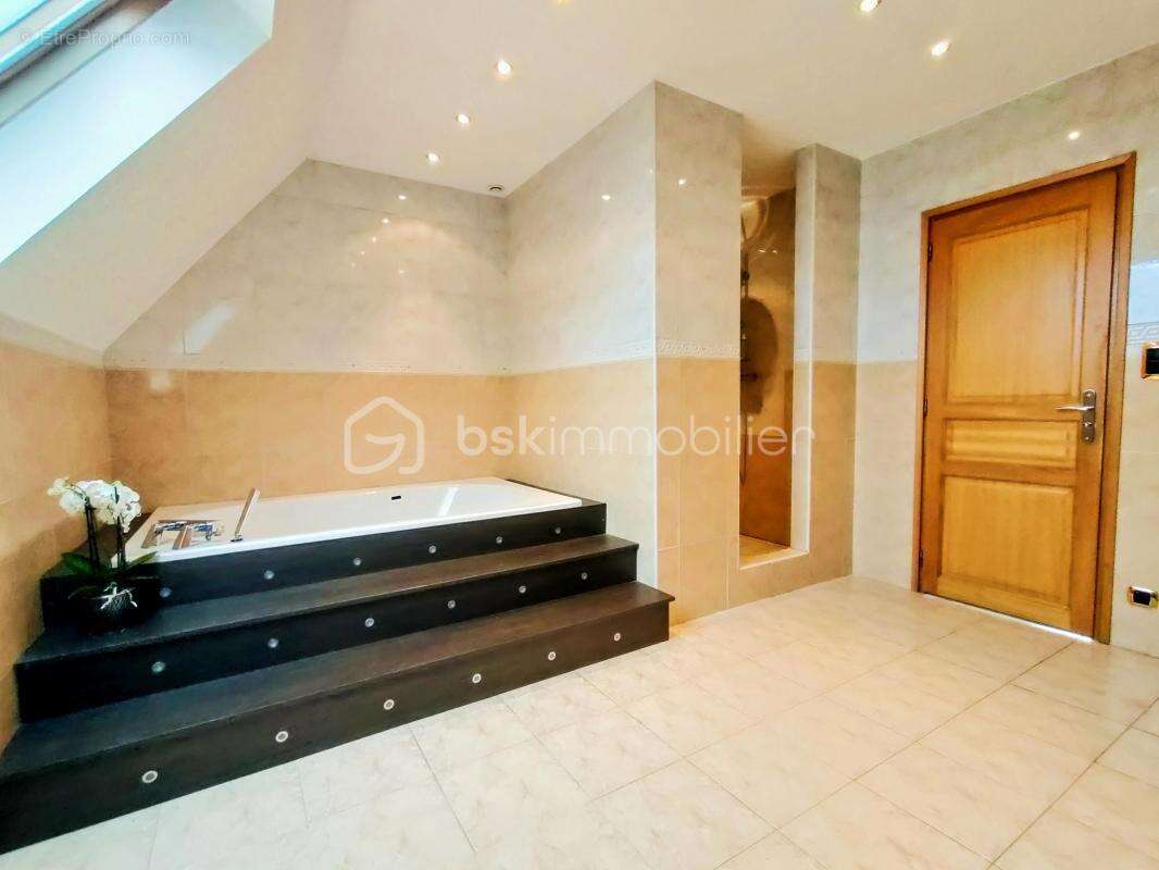 Maison à WATTIGNIES