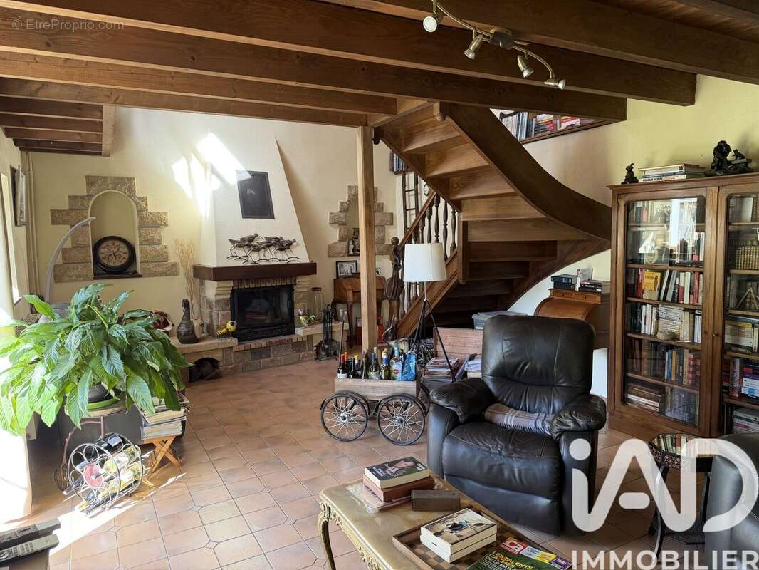 Photo 7 - Maison à CHATEAUNEUF-DU-FAOU