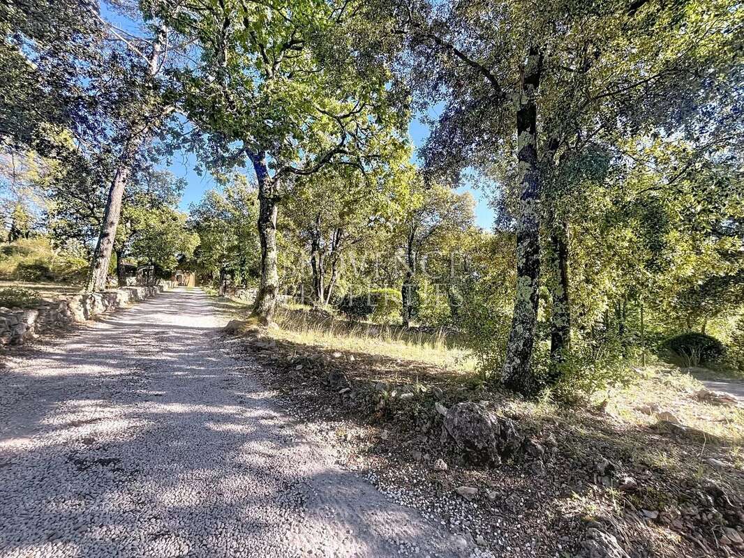 Maison à BESSE-SUR-ISSOLE