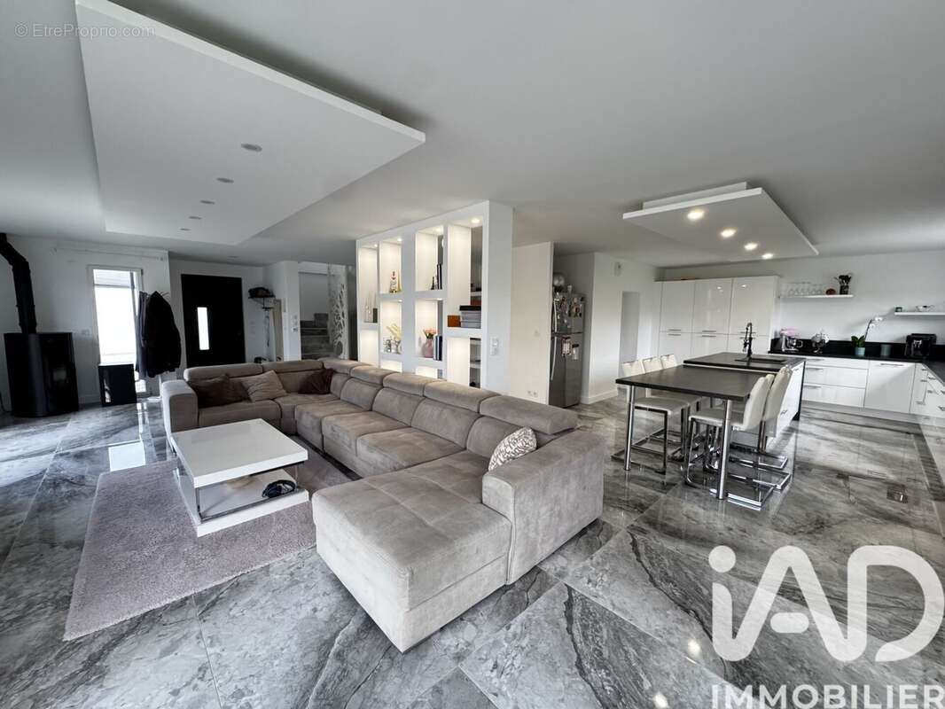 Photo 2 - Maison à BOUGUENAIS