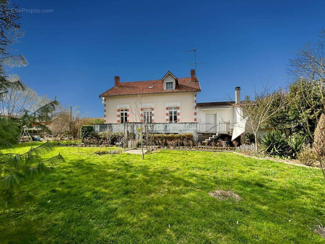 Maison à SARLIAC-SUR-L&#039;ISLE