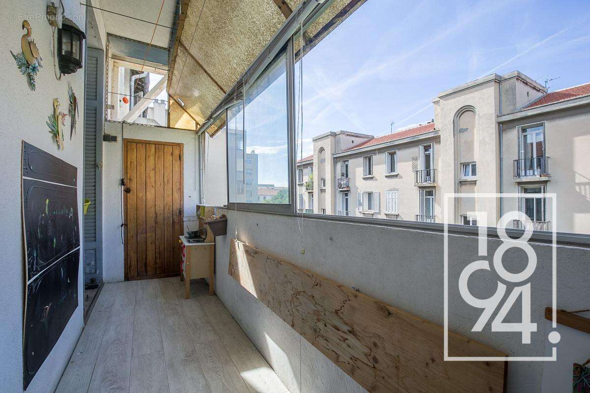 Appartement à MARSEILLE-5E