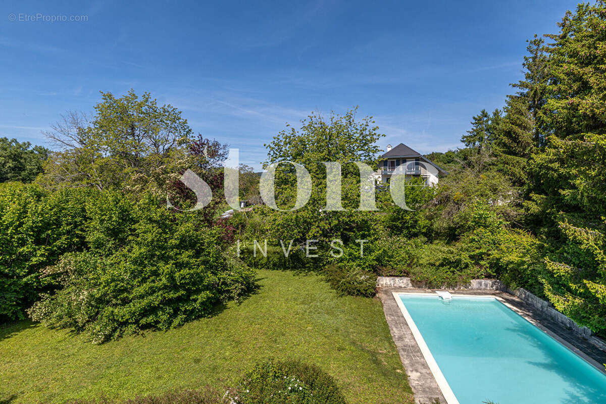 ST MARTIN DE BELLEVUE, Villa avec piscine et terrain arboré - photo 12