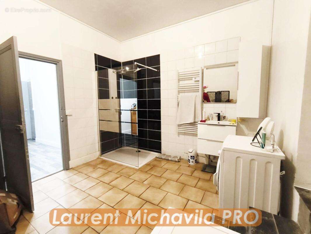 Commerce à LE BOUSQUET-D'ORB