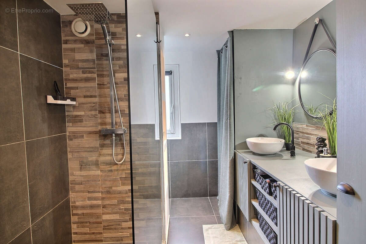 Appartement à DOUVAINE