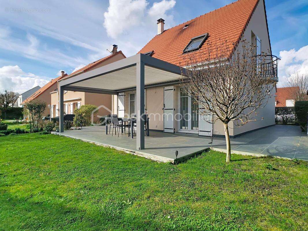 Maison à CHAMPS-SUR-MARNE