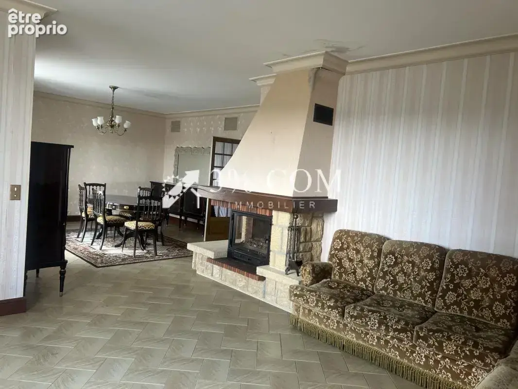 3%. com immobilier à  saint savin - photo 7